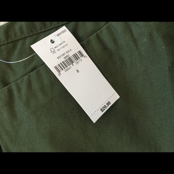 Old Navy  5” Khaki Shorts - Picture 4 of 4